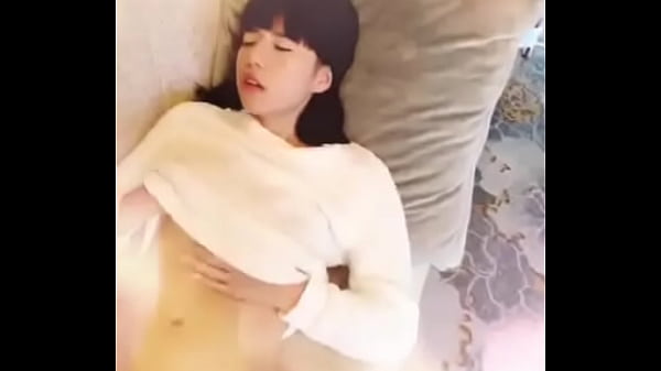 extremely cute chinese girl show her naked body