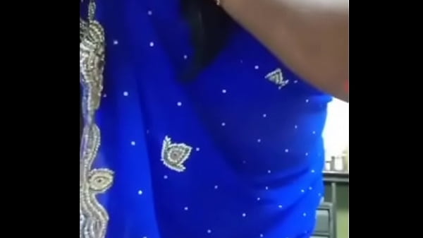 Indian aunty saree hot